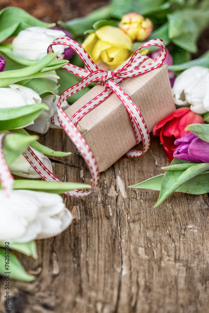 geschenk mit blumen tulpen geschenk mit blumen tulpen