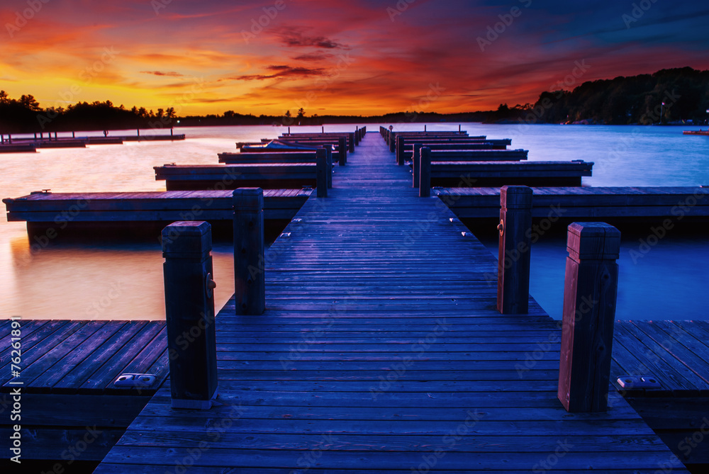 Fototapeta premium Dock at Sunset