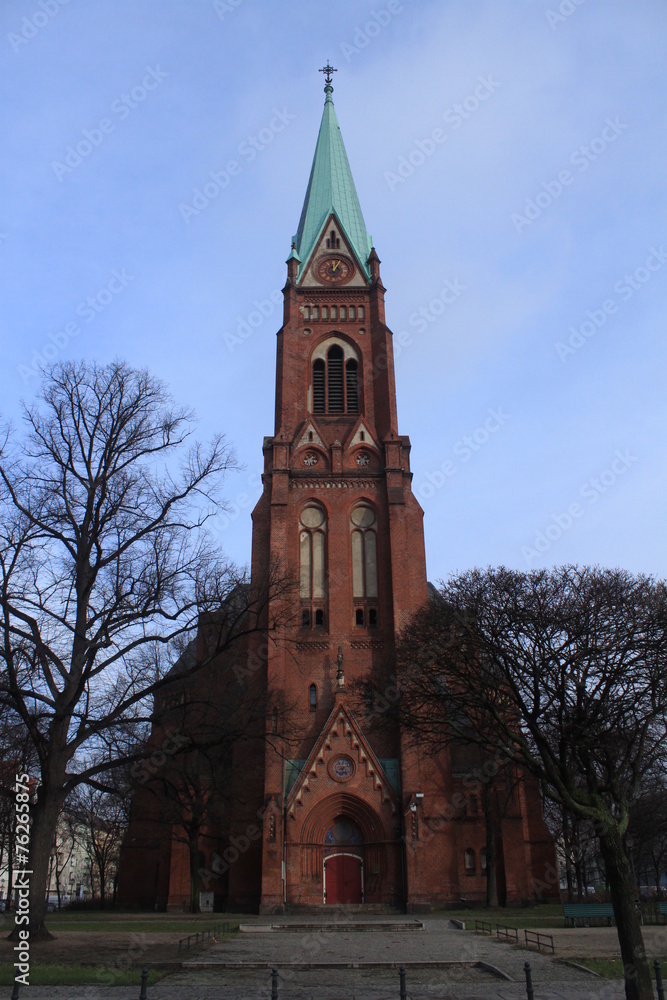 Fototapeta premium Neue Nazarethkirche am Leopoldplatz in Berlin-Wedding