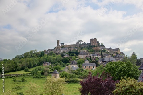 chateau dans le perigord