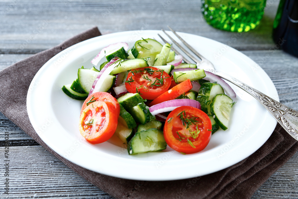 Salad with fresh vegetables