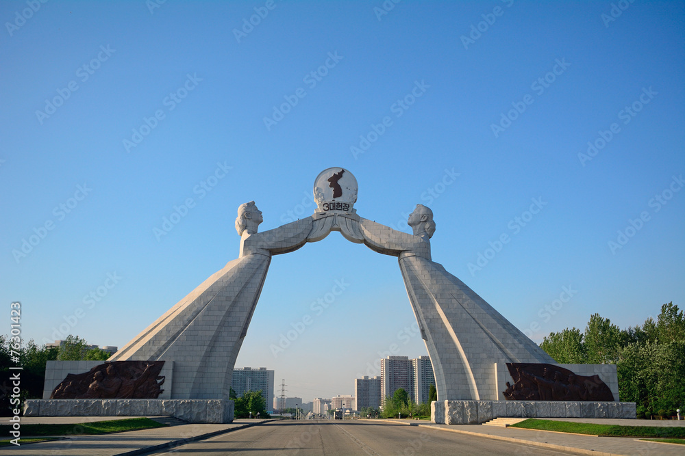 Reunification Monument, Pyongyang, North-Korea - obrazy, fototapety, plakaty 
