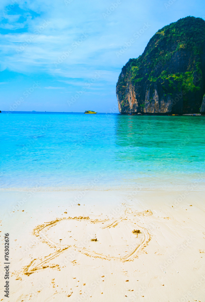 Fototapeta premium Romance Sign Sand Drawing