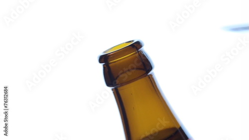 Bierflasche wird geöffnet