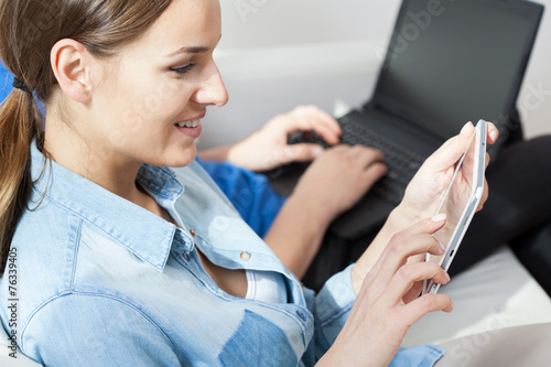 Wallpaper Mural Marriage using technology Torontodigital.ca