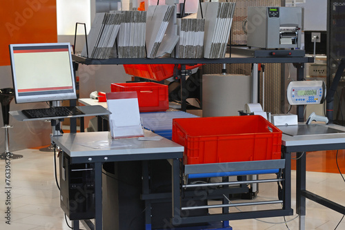 Photos Packaging station