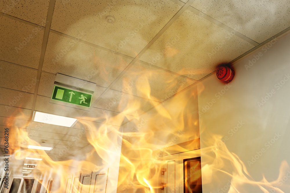 Big fire in the modern office building - obrazy, fototapety, plakaty 