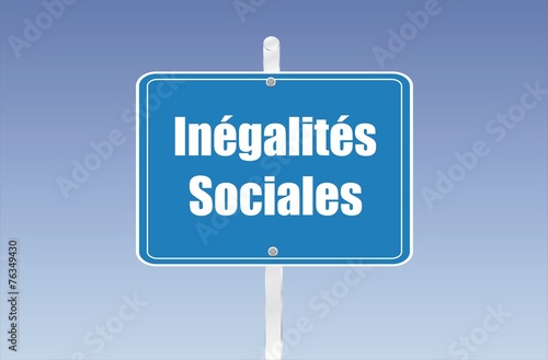 panneau inégalités sociales