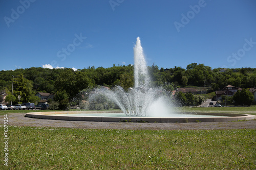 fountain spray, sculpture in Evien