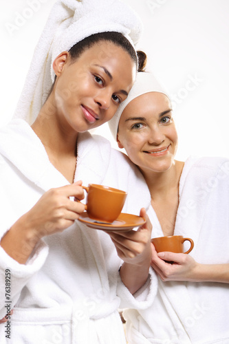 Kawa, relaks i uroda kobiety w salonie piękności