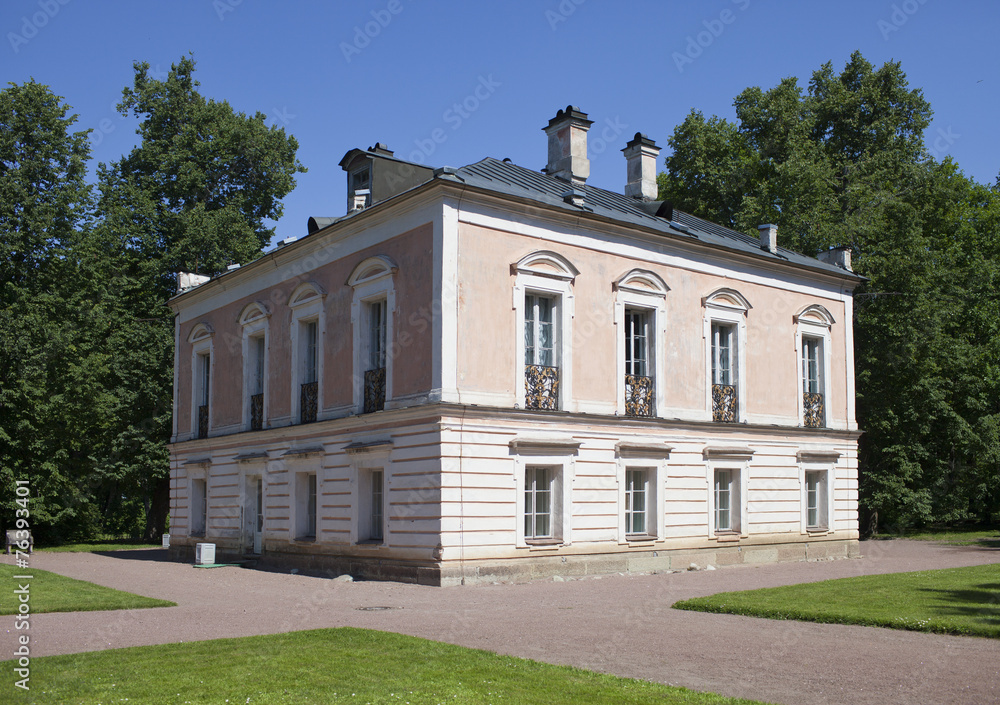 Oranienbaum (Lomonosov). Palace of  emperor Pyotr III..