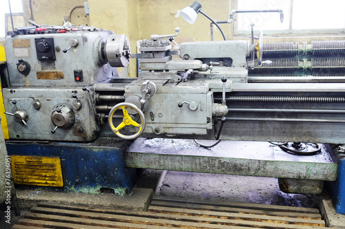 image lathe machine in a workshop