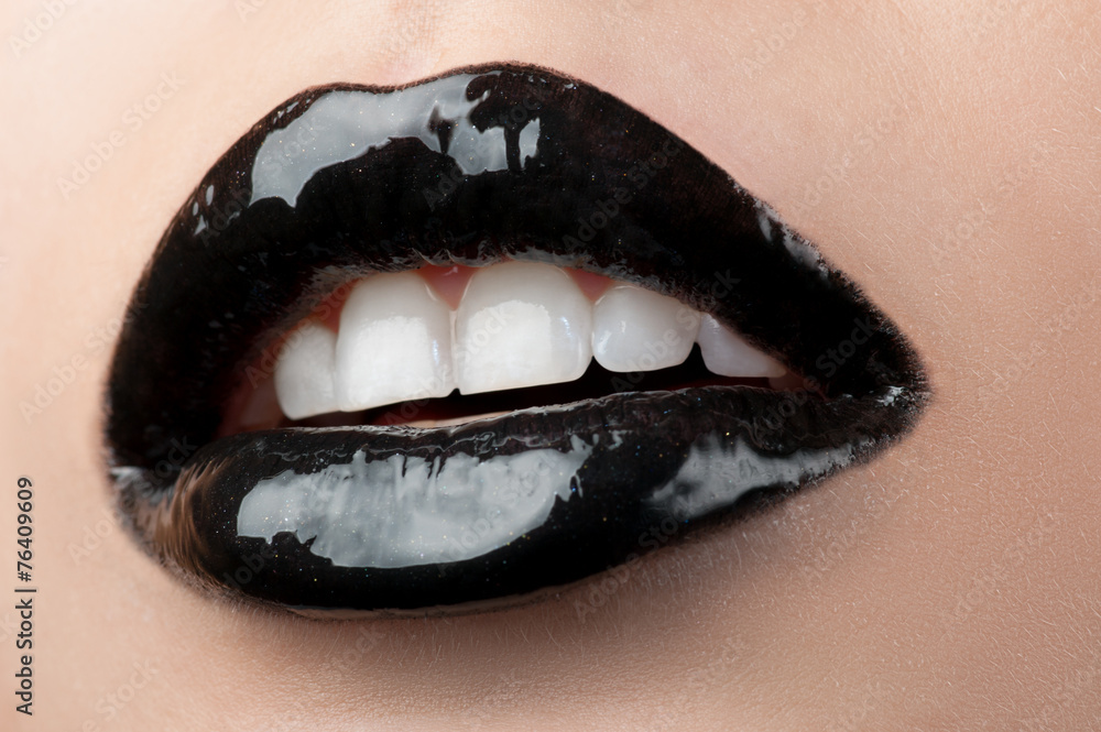 Как выглядят черные губы Pin on Eyes Open series Lip art, Makeup art, Artistry makeup