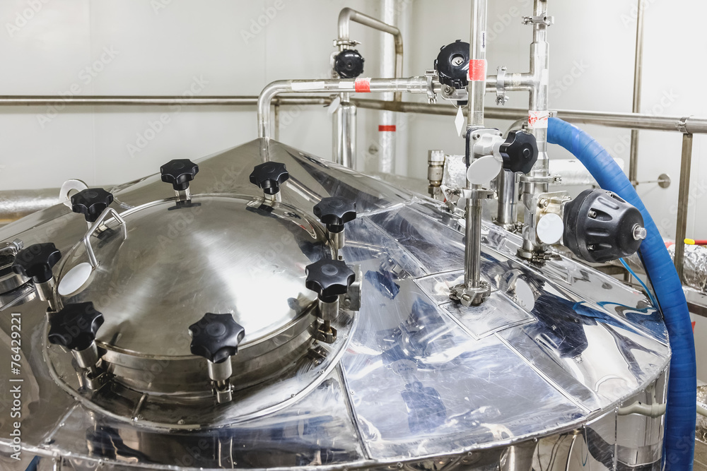 Head of water boiler or tank Head of water boiler or tank