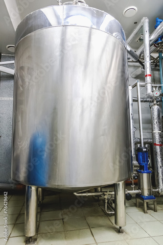 Water boiler or tank