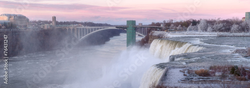 The Niagara Falls in November