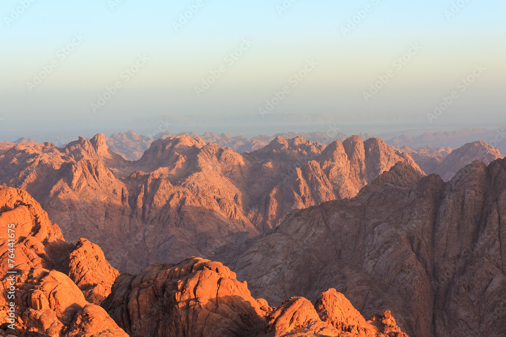 View of the Sinai mountains at dawn - obrazy, fototapety, plakaty 