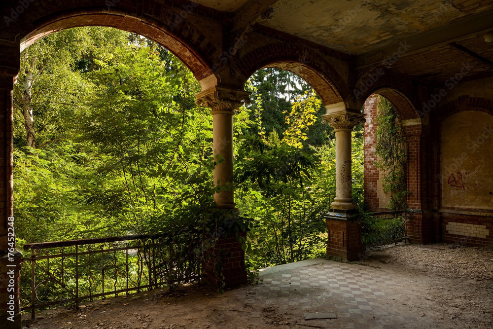 Naklejka premium Beelitz Heilstätten - Frauenlungensanatorium