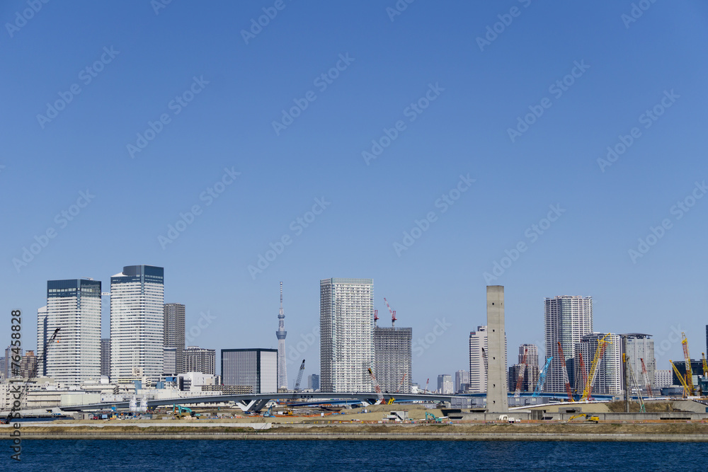 東京スカイツリーと開発が進む東京湾岸　晴海、豊洲エリア