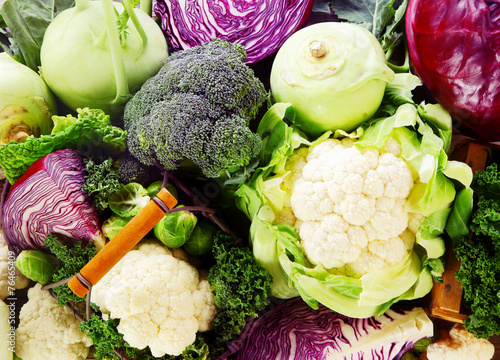 Foto Background of healthy fresh cruciferous vegetables