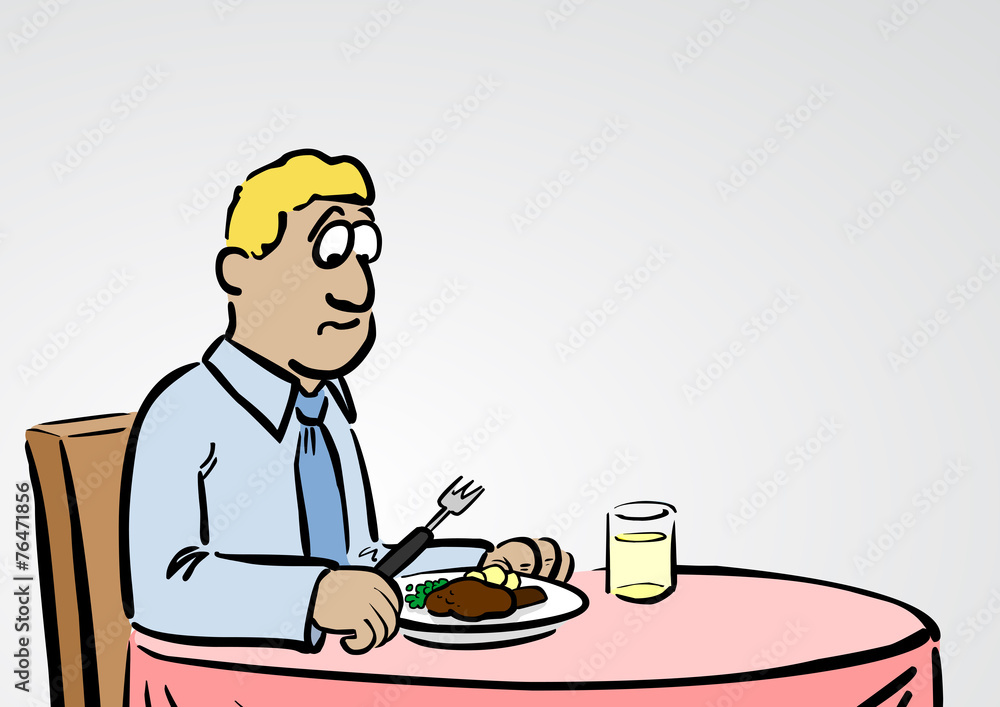 Ein Mann schaut skeptisch auf seine Mahlzeit / Textfreiraum Ein Mann schaut skeptisch auf seine Mahlzeit / Textfreiraum