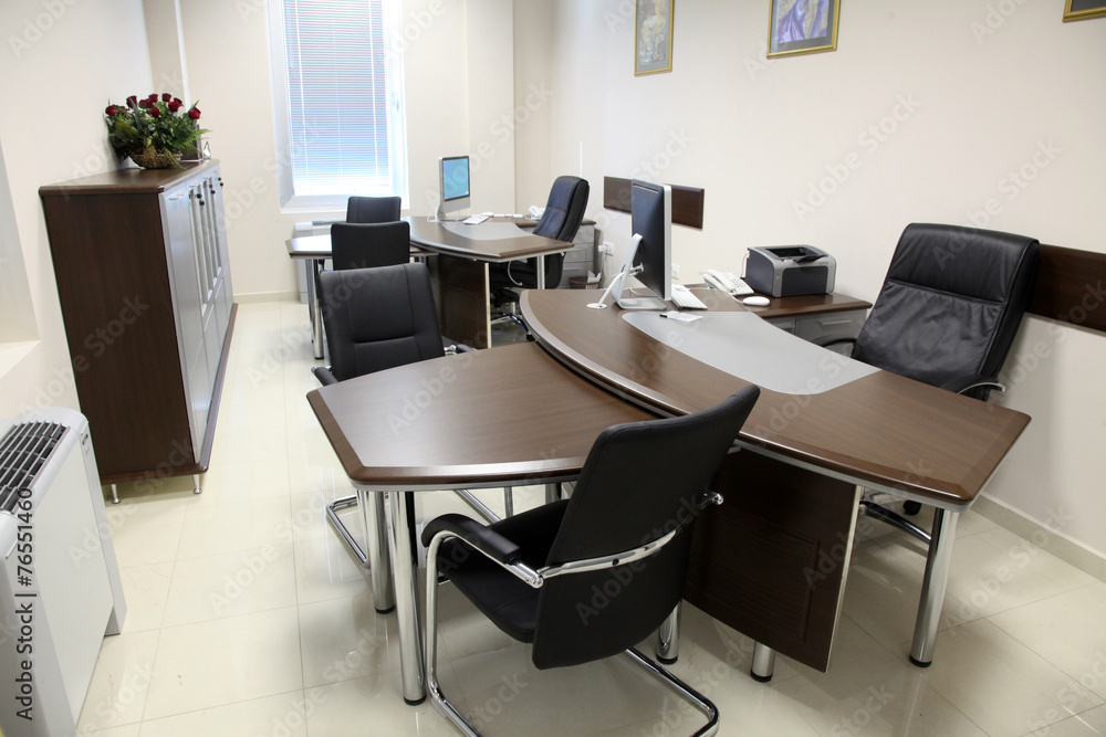 empty manager office with luxurious furniture - obrazy, fototapety, plakaty 