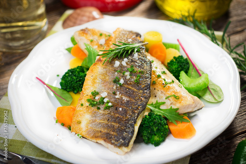 sea bass fillet with vegetables