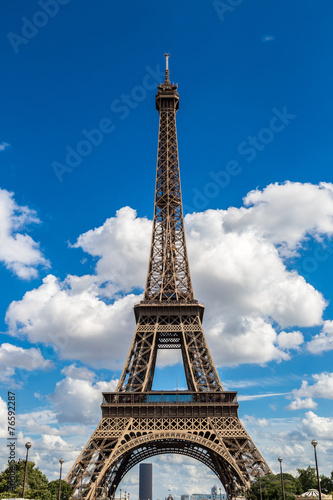 Eiffel tower © Sergii Figurnyi