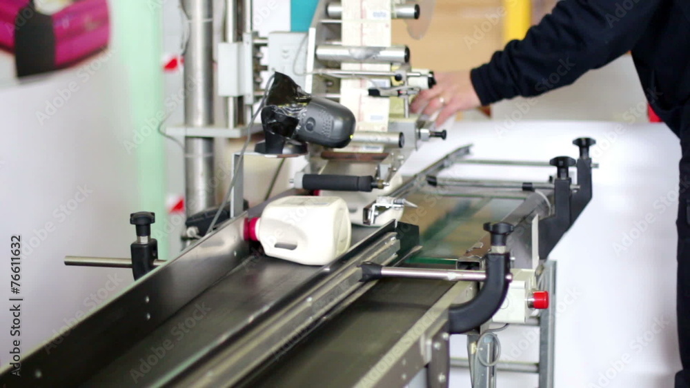 packaging, wrapping, boxing of bottles of detergent packaging, wrapping, boxing of bottles of detergent