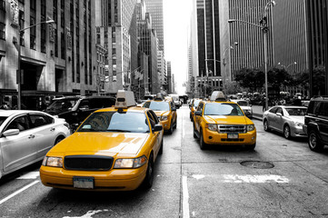 Sierkussen New York taxi Yellow cab op straat in NYC  © Cla78