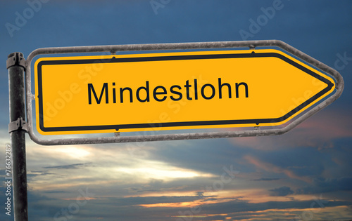 Strassenschild 19 - Mindestlohn photo