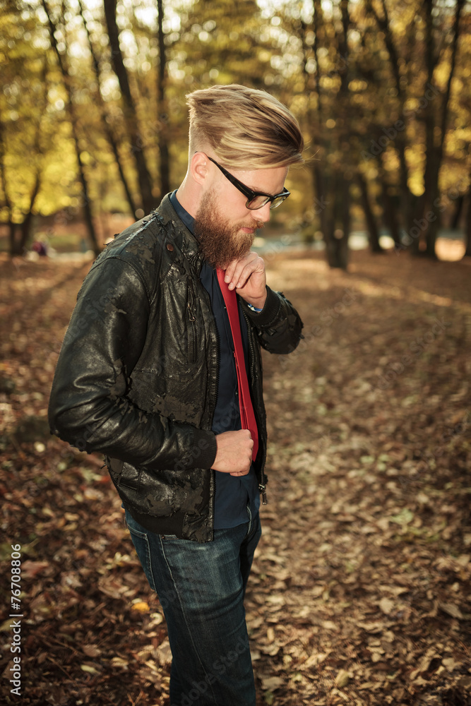 beard man walking in the park beard man walking in the park