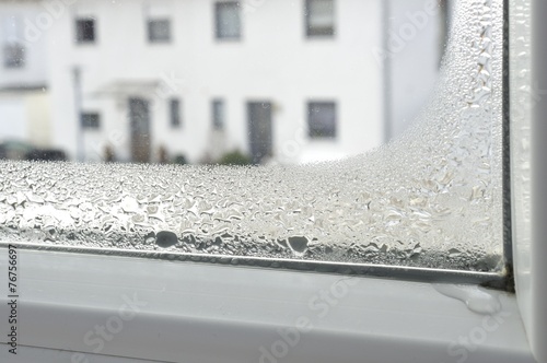 Kondenswasser am Fenster