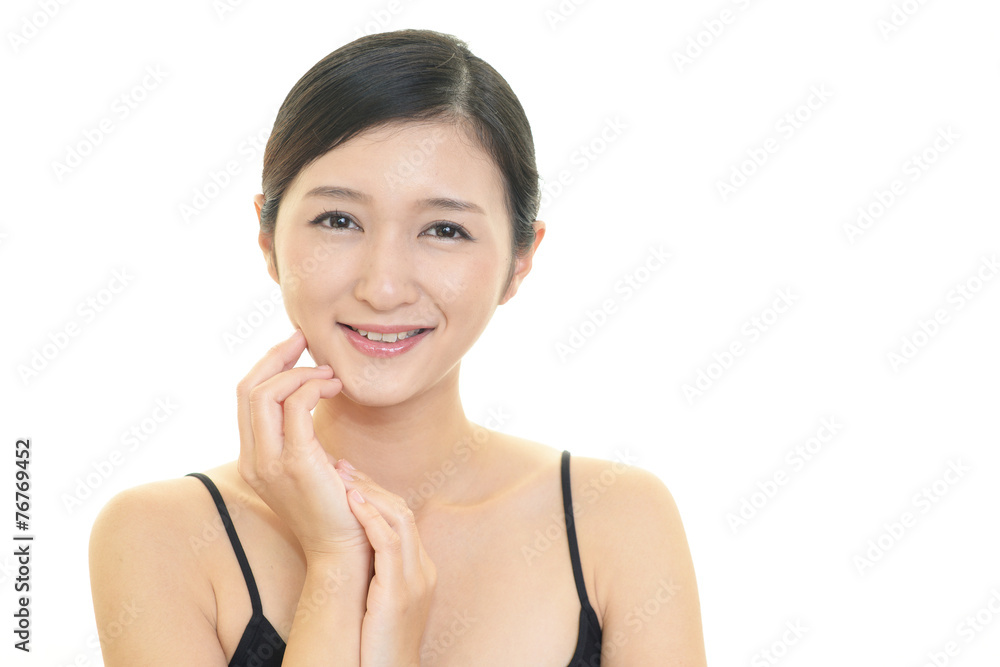 微笑む美しい女性