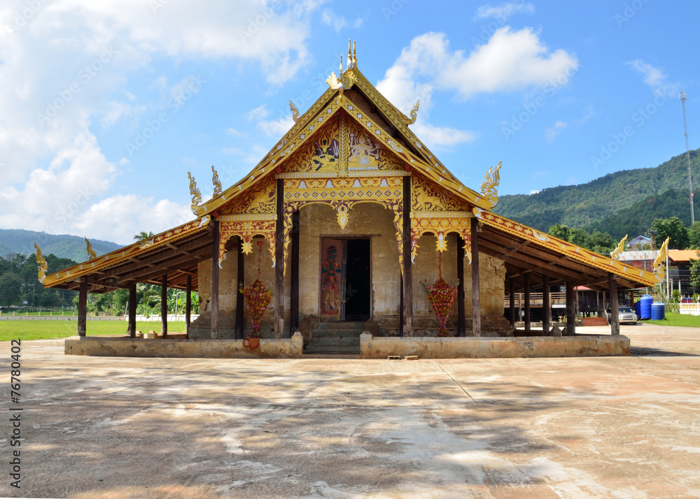 Obraz premium Front temple of sky