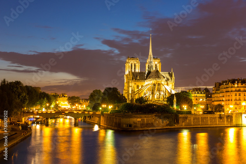 Notre Dame Cathedral Paris dusk © vichie81
