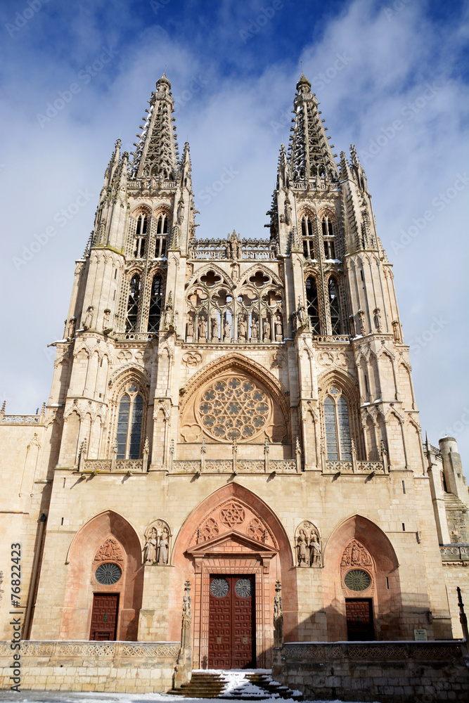 catedral de burgos en invierno