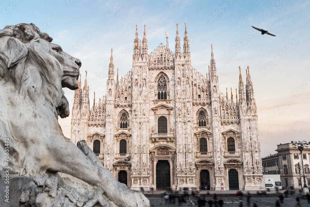 Obraz premium Katedra w Mediolanie Duomo. Włochy. Europejski styl gotycki.
