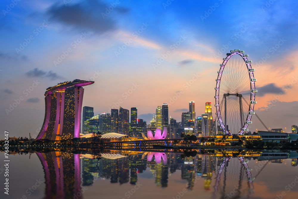 Naklejka premium Singapore city skyline at Marina Bay