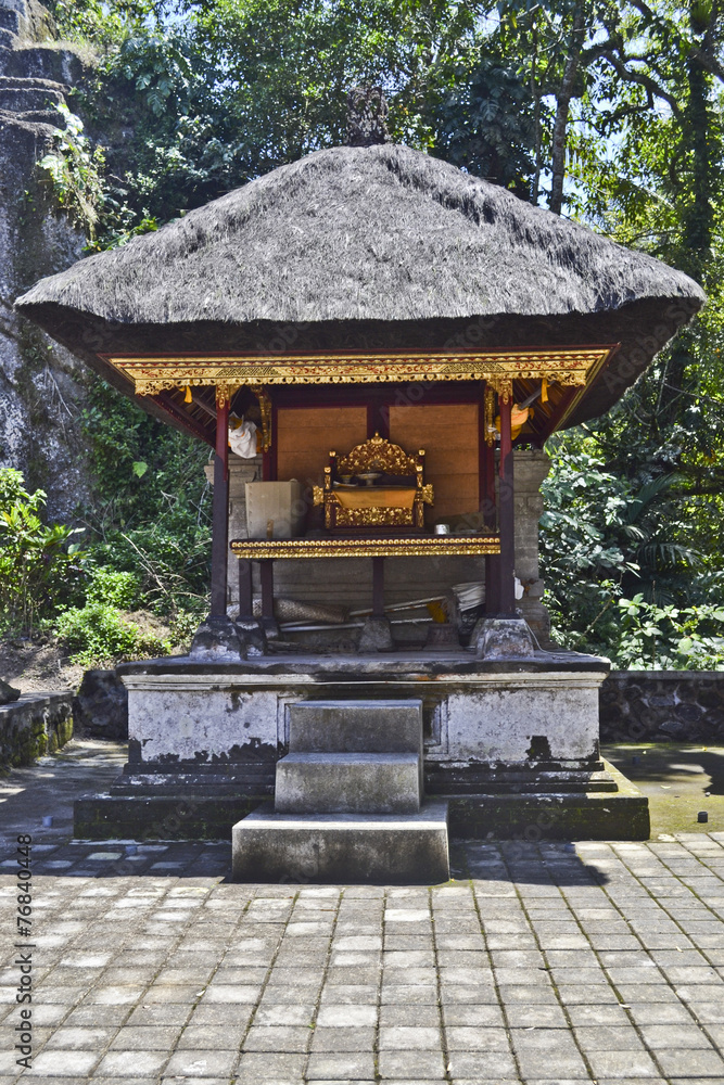 Gunung Kawi Tombe reali di Udayana Tempio e di Goa Gajah Gunung Kawi Tombe reali di Udayana Tempio e di Goa Gajah