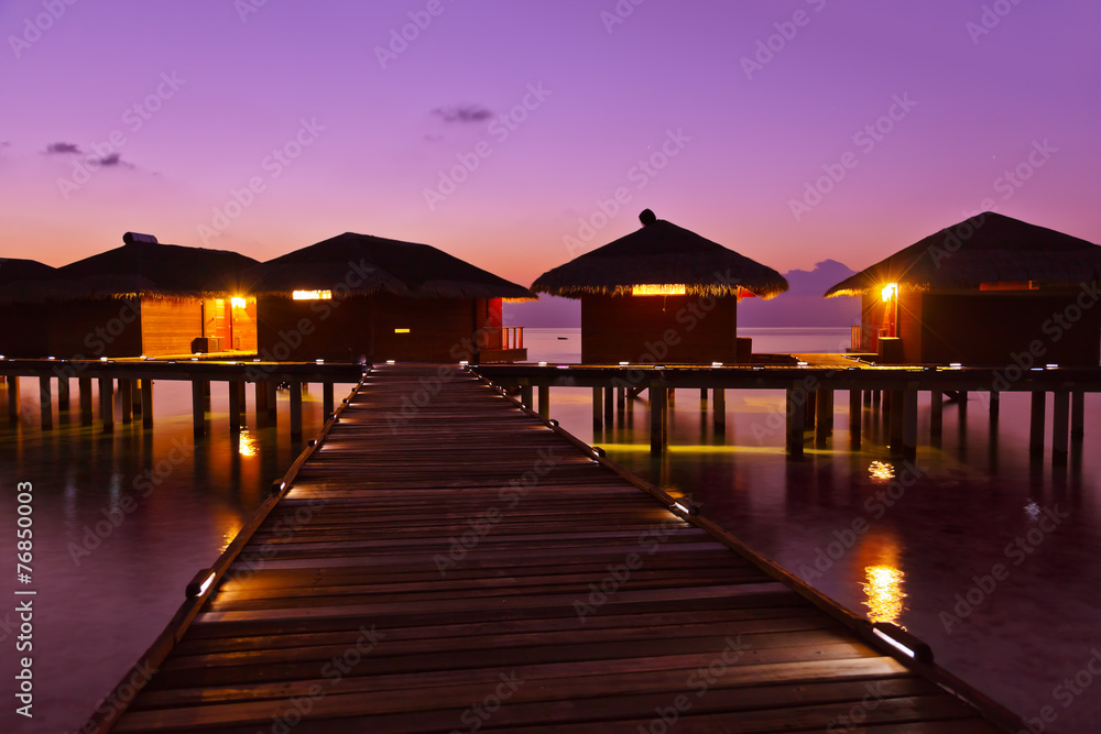 Obraz premium Water bungalows on Maldives island