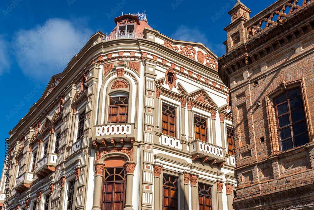 Obraz premium Historic Building in Cuenca, Ecuador