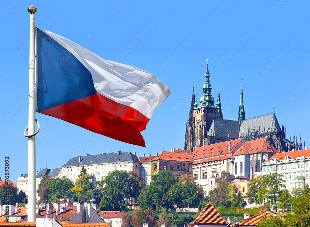 Naklejka premium Flaga, Zamek Praski i Małe Miasto, Praga, Republika Czeska
