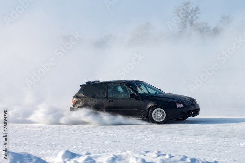 Winter ice race