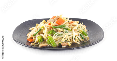 Stir fried bean sprout with pork