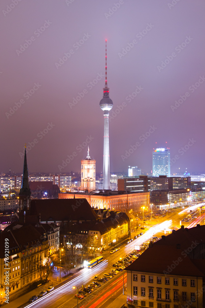 Buntes Berlin bei Nacht