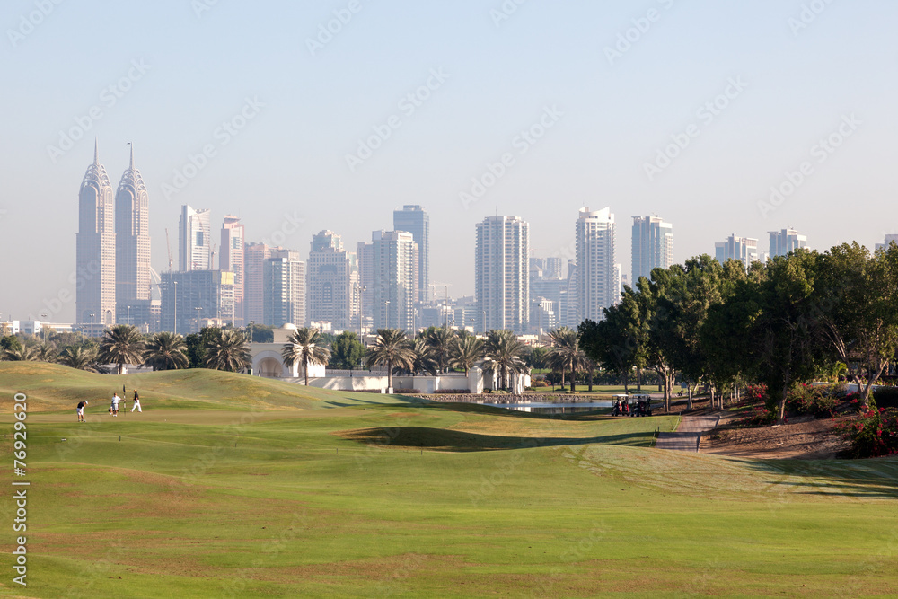 Fototapeta premium Golf Course at Jumeirah Lakes Towers in Dubai