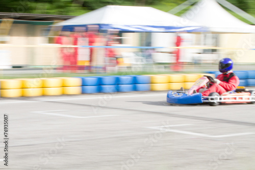 race go-kart blur