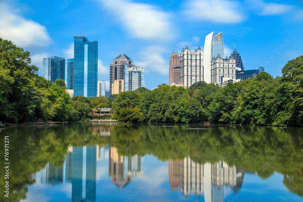 Naklejka premium Skyline and reflections of midtown Atlanta, Georgia