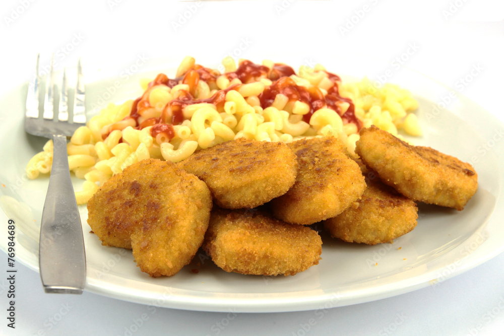 nuggets de poulet et coquillettes nuggets de poulet et coquillettes